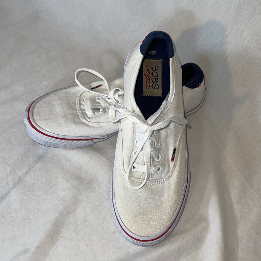 BOBS California sketchers white size 7.5